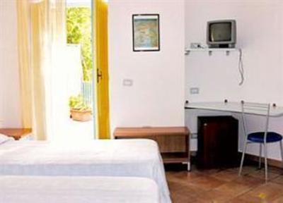 фото отеля Hotel Solcalante Procida