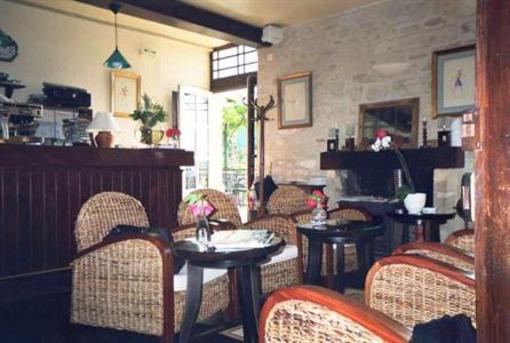 фото отеля Hotel Le Saint-Robert (France)