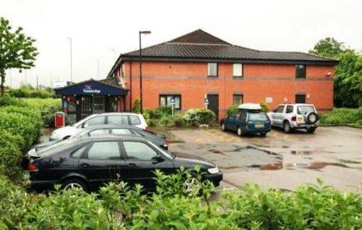 фото отеля Travelodge Middlewich