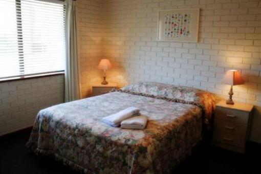 фото отеля Port Denison Holiday Units