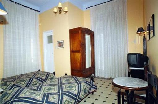 фото отеля Tinion Hotel