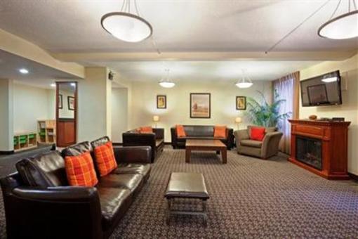 фото отеля Candlewood Suites Montreal Centre-Ville