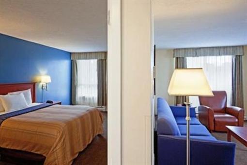 фото отеля Candlewood Suites Montreal Centre-Ville