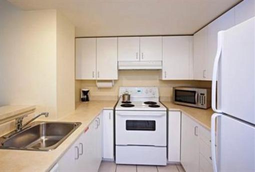 фото отеля Candlewood Suites Montreal Centre-Ville