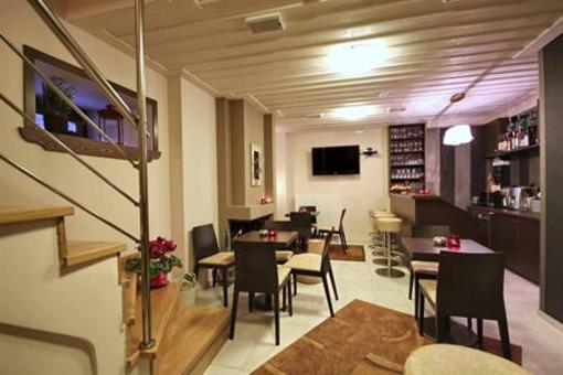 фото отеля Tsarbou Guesthouse