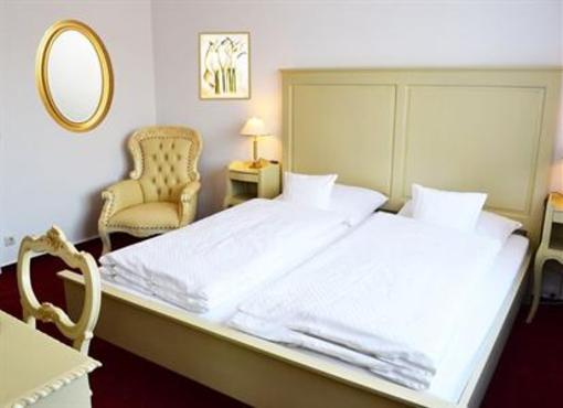 фото отеля Pension Am Kurpark