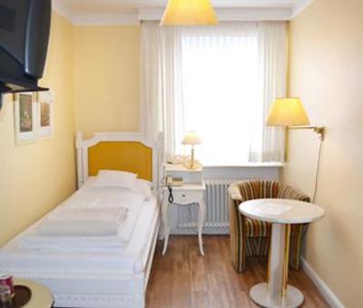 фото отеля Pension Am Kurpark