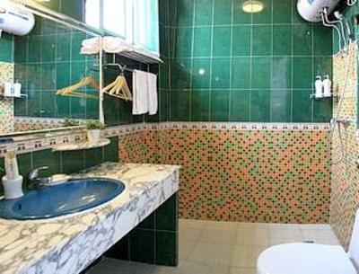 фото отеля Stonegarlic Hotel