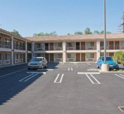 фото отеля Burbank Inn & Suites