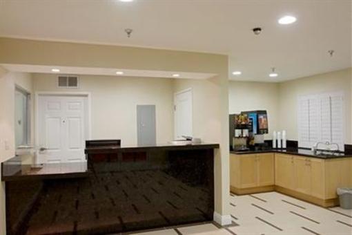 фото отеля Burbank Inn & Suites