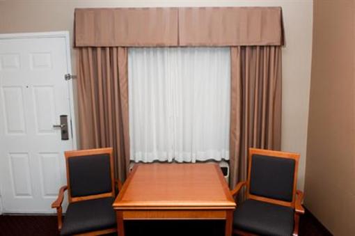 фото отеля Burbank Inn & Suites
