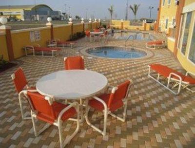 фото отеля Super 8 Hildalgo McAllen