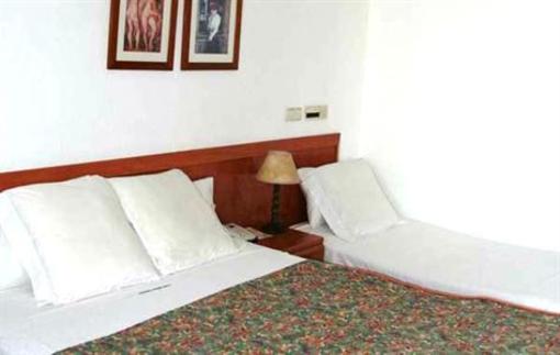 фото отеля Hostal Gran Via Vigo
