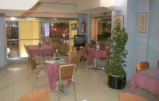 фото отеля Hostal Gran Via Vigo