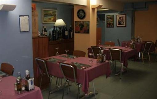 фото отеля Hostal Gran Via Vigo