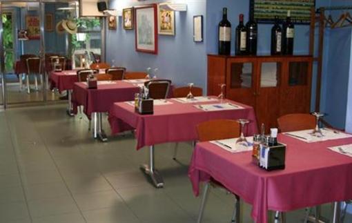 фото отеля Hostal Gran Via Vigo