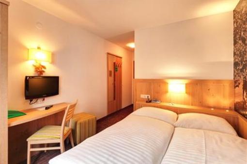фото отеля Hotel Gruener Baum