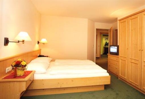 фото отеля Hotel Gruener Baum