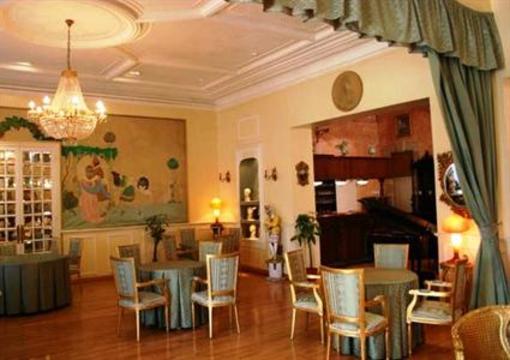 фото отеля Le Grand Hotel Moliere