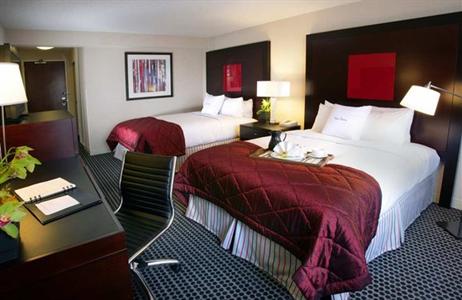 фото отеля Doubletree Hotel Chicago-Magnificent Mile