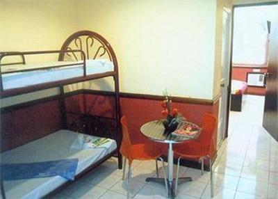 фото отеля Cool Breeze Hotel and Villas Tagaytay