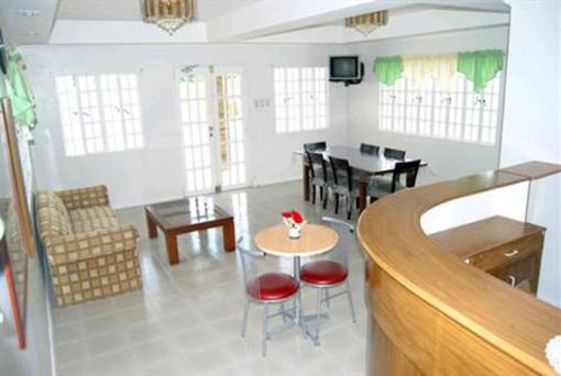 фото отеля Cool Breeze Hotel and Villas Tagaytay