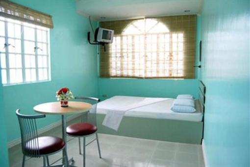 фото отеля Cool Breeze Hotel and Villas Tagaytay
