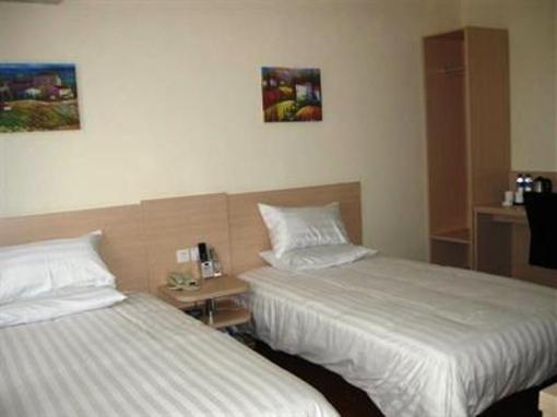 фото отеля Hanting Inns Dalian Gangwan Square