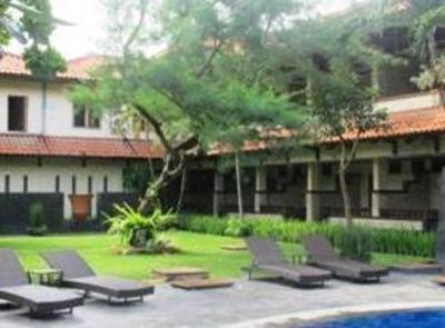фото отеля Surya Kencana Hotel