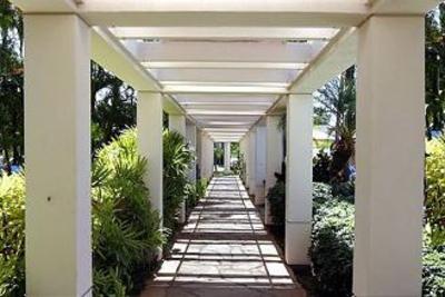 фото отеля Maui Coast Hotel