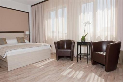 фото отеля Check Inn Hotel