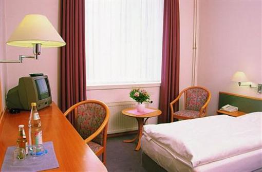 фото отеля Hotel Altstadt