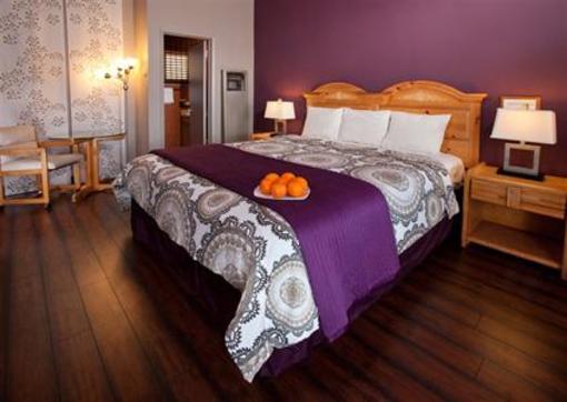 фото отеля Lake of the Sky Motor Inn