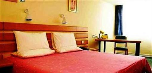 фото отеля Home Inn Dandong Jiangcheng Street