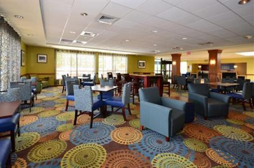 фото отеля Holiday Inn Express Boston South - Brockton