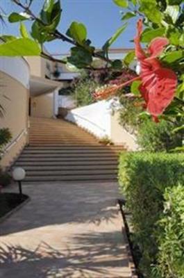фото отеля Hotel Pedraladda