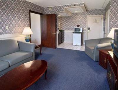 фото отеля Ramada - New Hartford