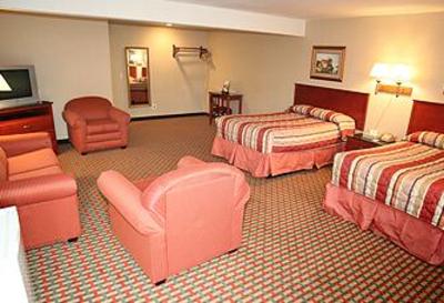 фото отеля Red Carpet Inn Bay Shore