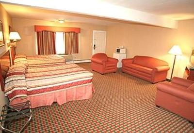 фото отеля Red Carpet Inn Bay Shore