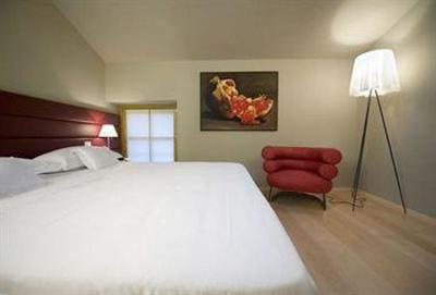 фото отеля Petronilla Hotel