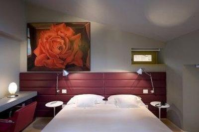 фото отеля Petronilla Hotel