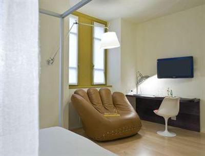 фото отеля Petronilla Hotel