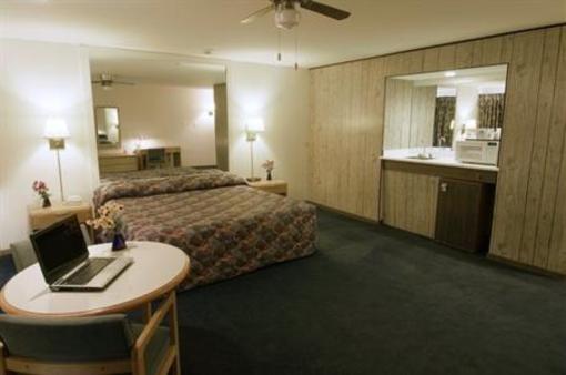 фото отеля Americas Best Value Inn La Crosse