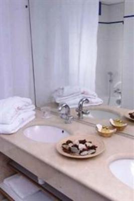 фото отеля Hotel Ibaia Serge Blanco Hendaye