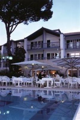 фото отеля Hotel Ibaia Serge Blanco Hendaye