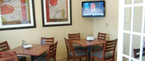 фото отеля Travelodge Green Bay