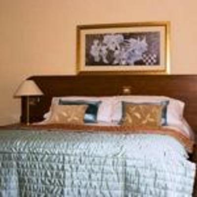 фото отеля Charlemont Arms Hotel