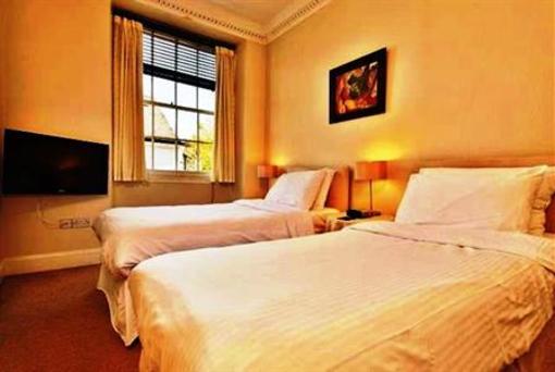 фото отеля Golden Lion House
