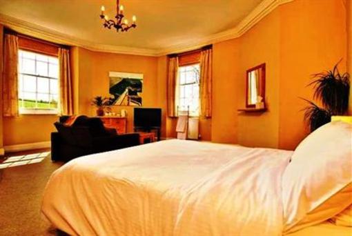 фото отеля Golden Lion House