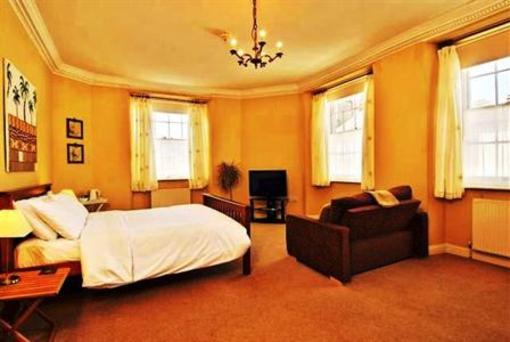 фото отеля Golden Lion House